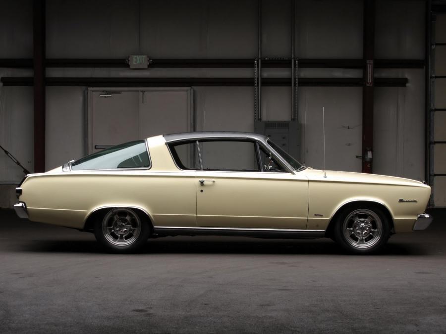  Plymouth Barracuda Fastback Hardtop 1966 года  (фото 3 из 9)